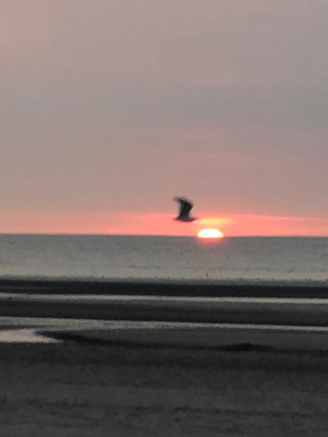 Appartement Sur La Plage De Malo Les Bains Vue Mer Dunkirk Exterior foto
